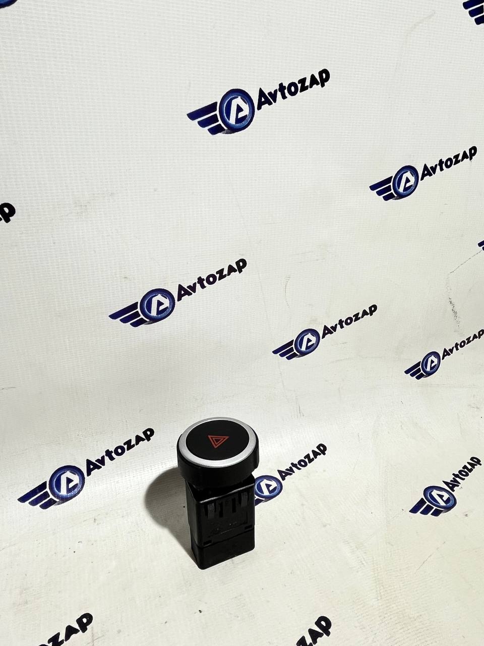 Выключатель аварийной сигнализации Ларкуз