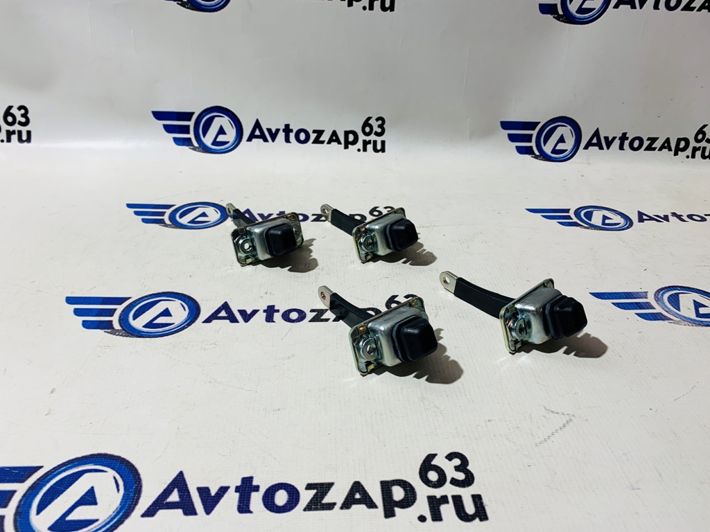 Ограничители дверей с 3 положениями фиксации на  2110-2112,   Приора