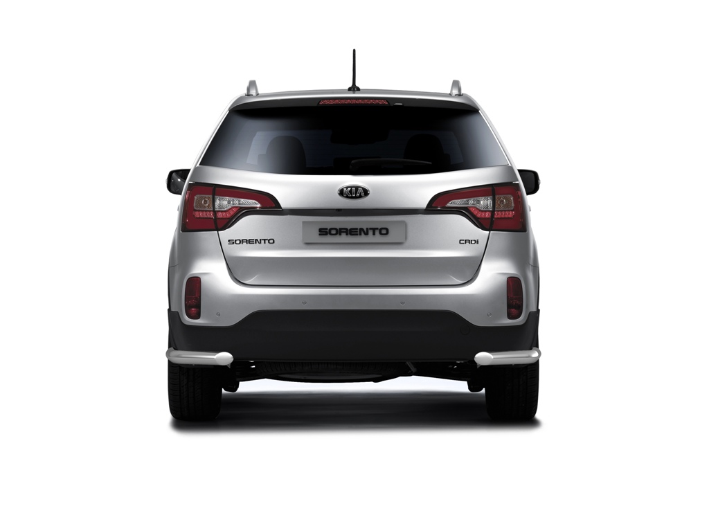 Защита заднего бампера угловая d63 на KIA Sorento