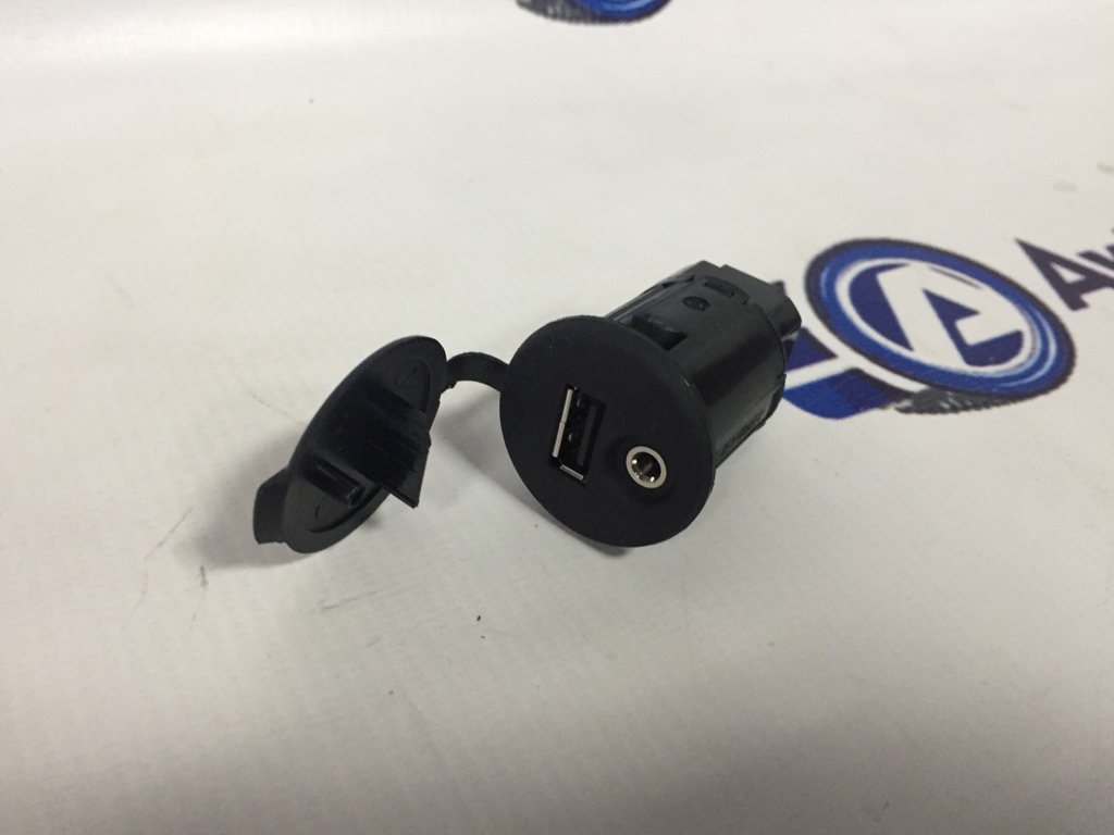USB AUX на  LA VST, Иксрей