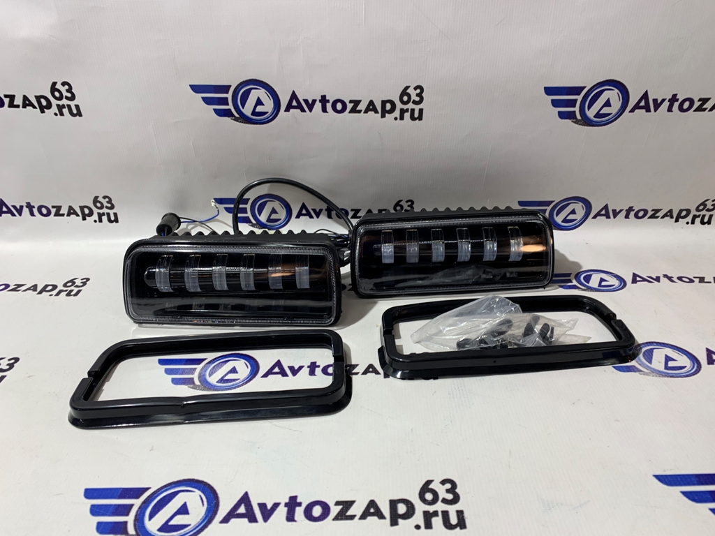 LED Подфарники Sal-Man на  4х4 с линзой ДХО и бегающими поворотниками