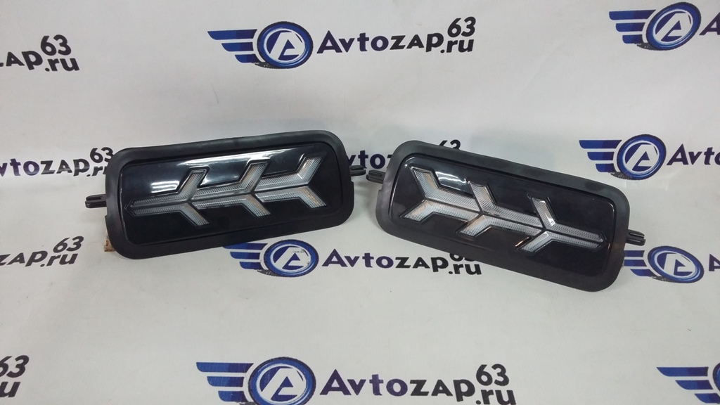 Подфарники "стрелки" LED (диодные) с ДХО и бегающим поворотником на   4x4