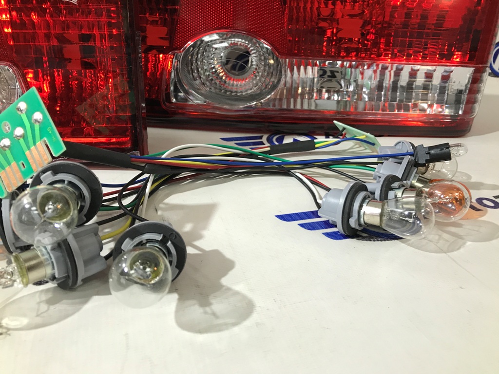 Задние фонари Torino HY-200 на  2108, 2109, 2113, 2114 красные