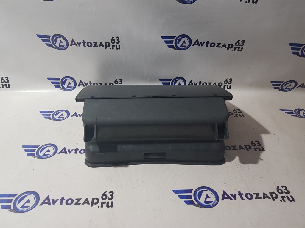 Крышка вещевого ящика (бардачок) 21100-5303016 на  2110-2112