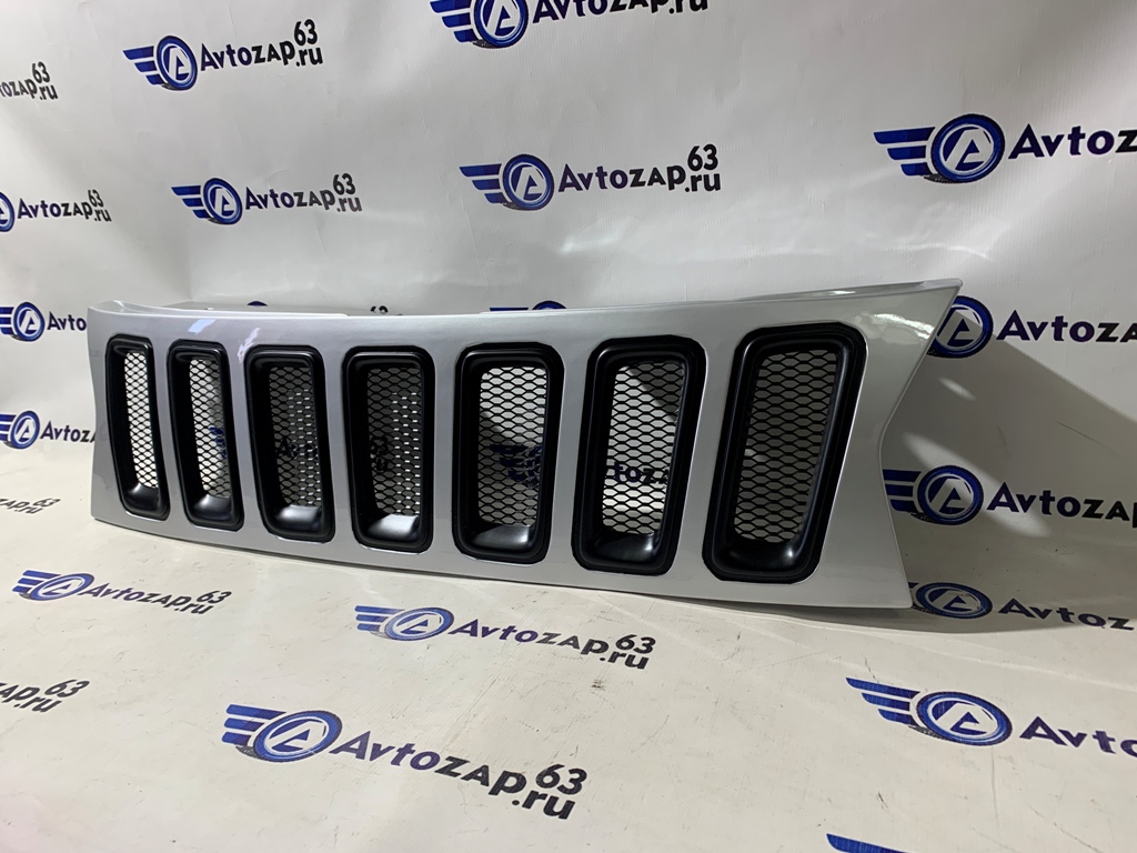 Решетка радиатора на Renault Duster "Fanat"