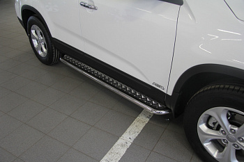 Защита порогов с алюминиевой накладкой d51 на KIA Sorento