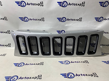 Решетка радиатора на Renault Duster "Fanat"