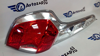 Фонарь задний Datsun Mi-Do